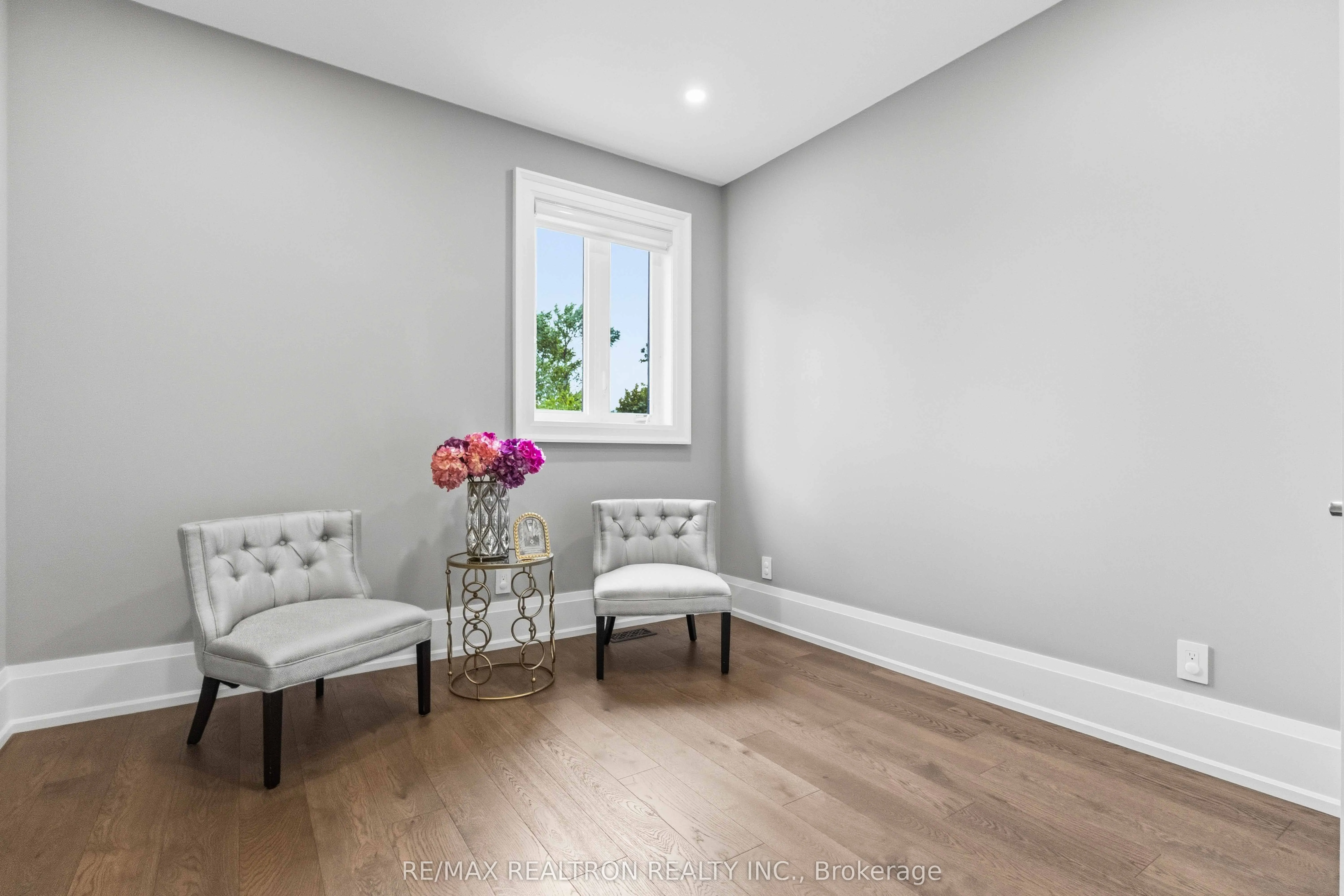 809 Fairview Avenue