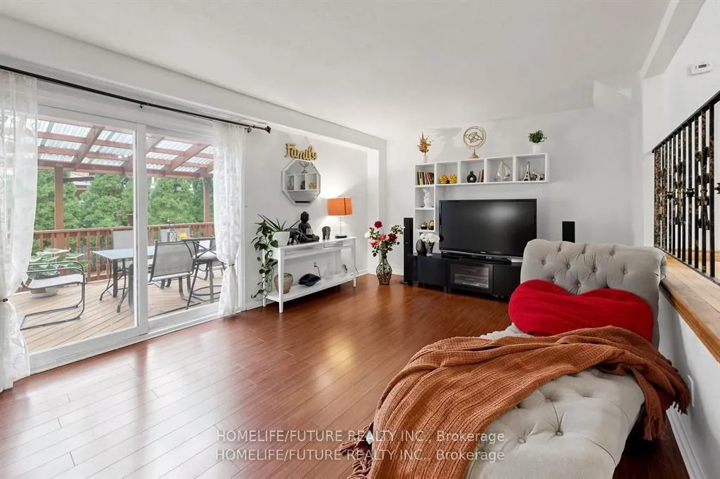 86 Halfmoon Square