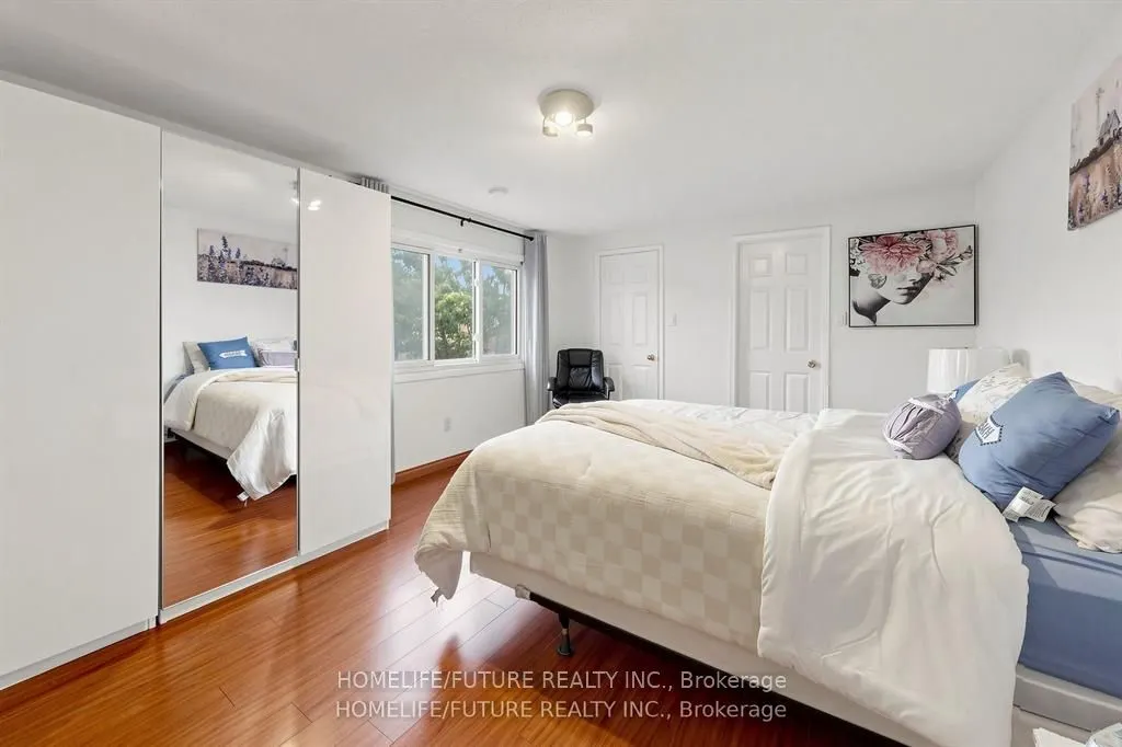 86 Halfmoon Square