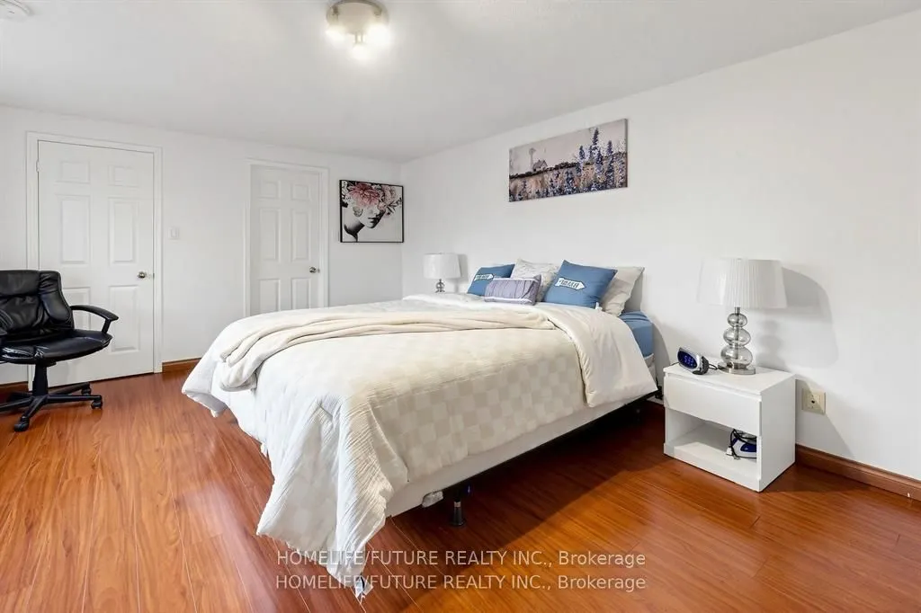 86 Halfmoon Square
