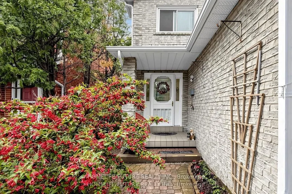 86 Halfmoon Square
