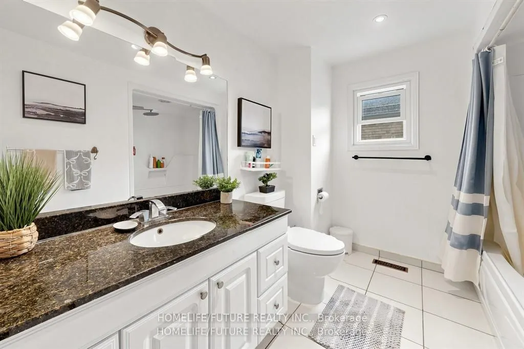 86 Halfmoon Square