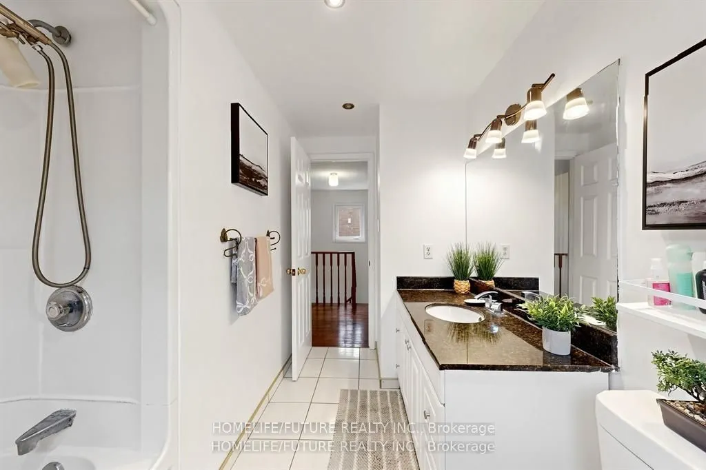 86 Halfmoon Square