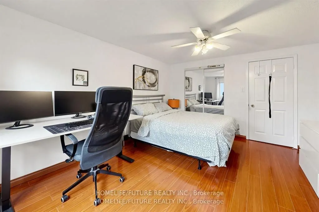 86 Halfmoon Square