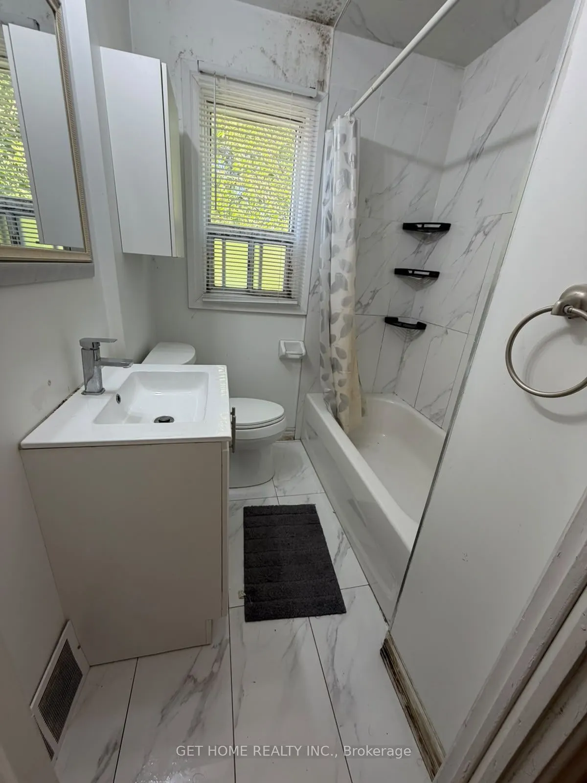 105 St Hubert Avenue #Upper