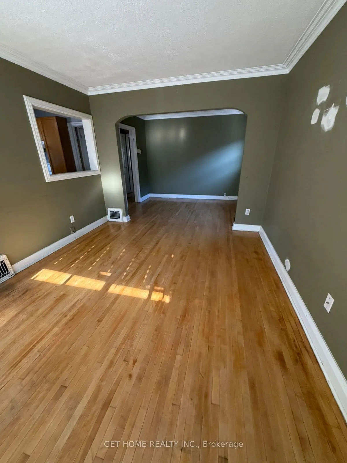 105 St Hubert Avenue #Upper