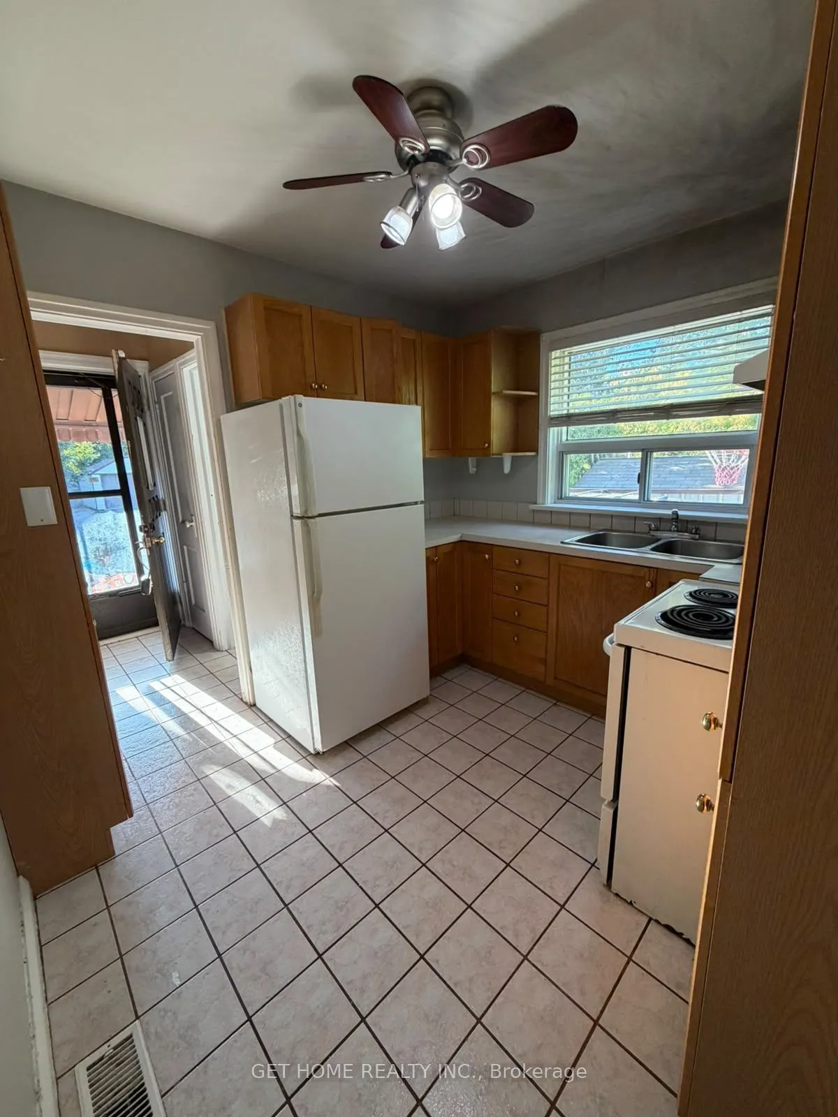 105 St Hubert Avenue #Upper