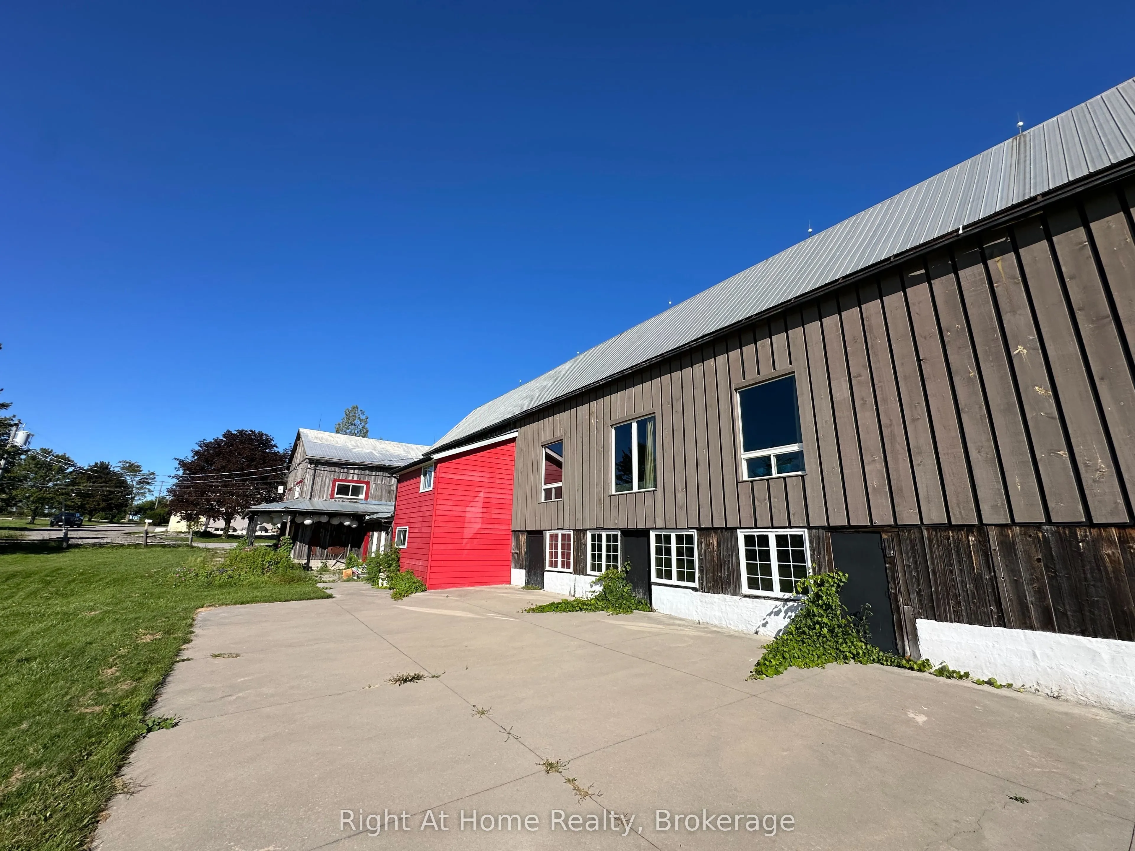 2885 Altona Road #BARN