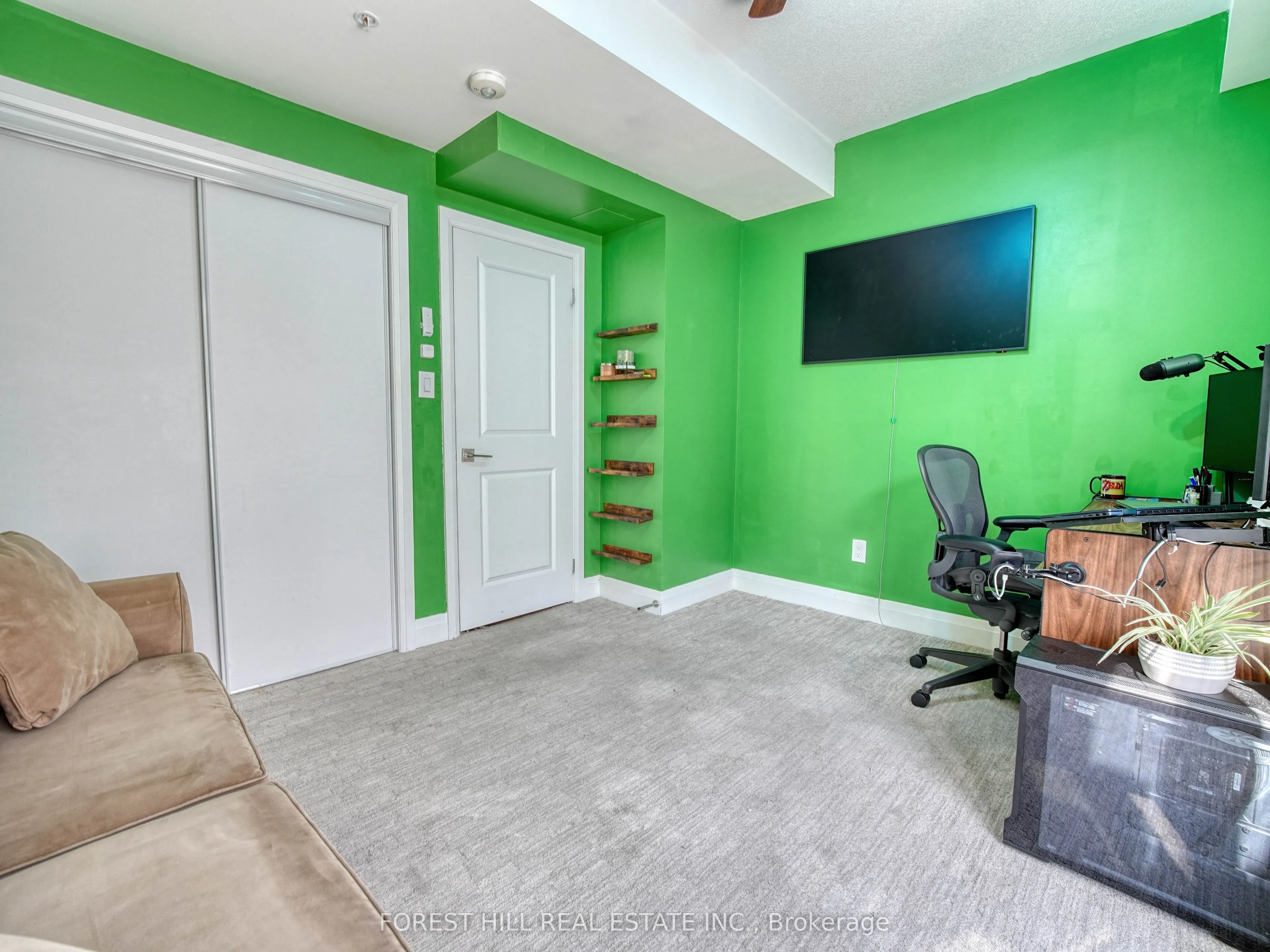 1870 Altona Road #18