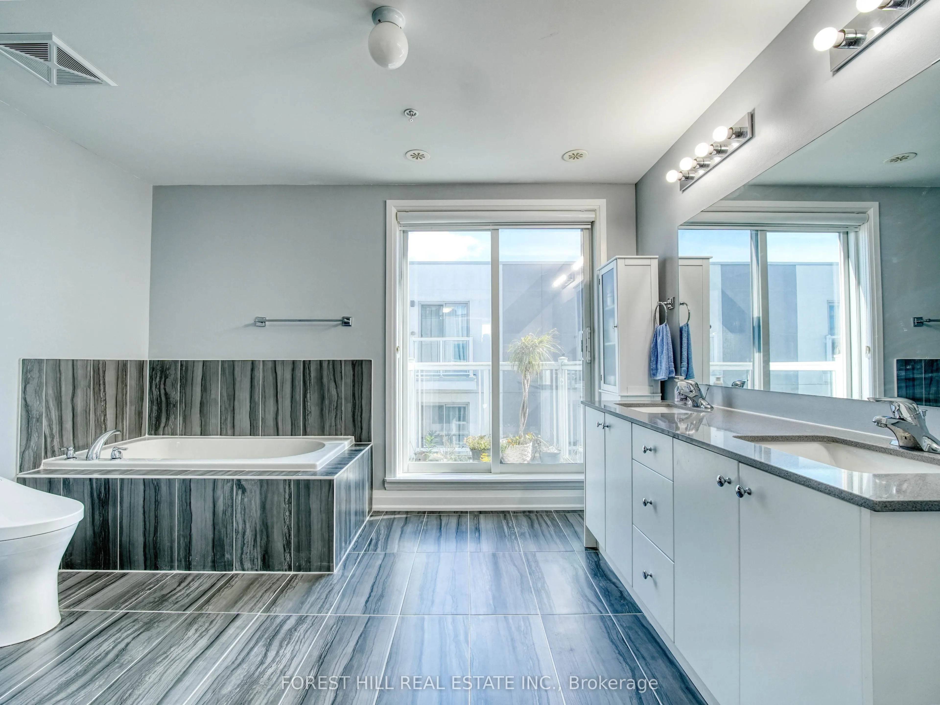 1870 Altona Road #18