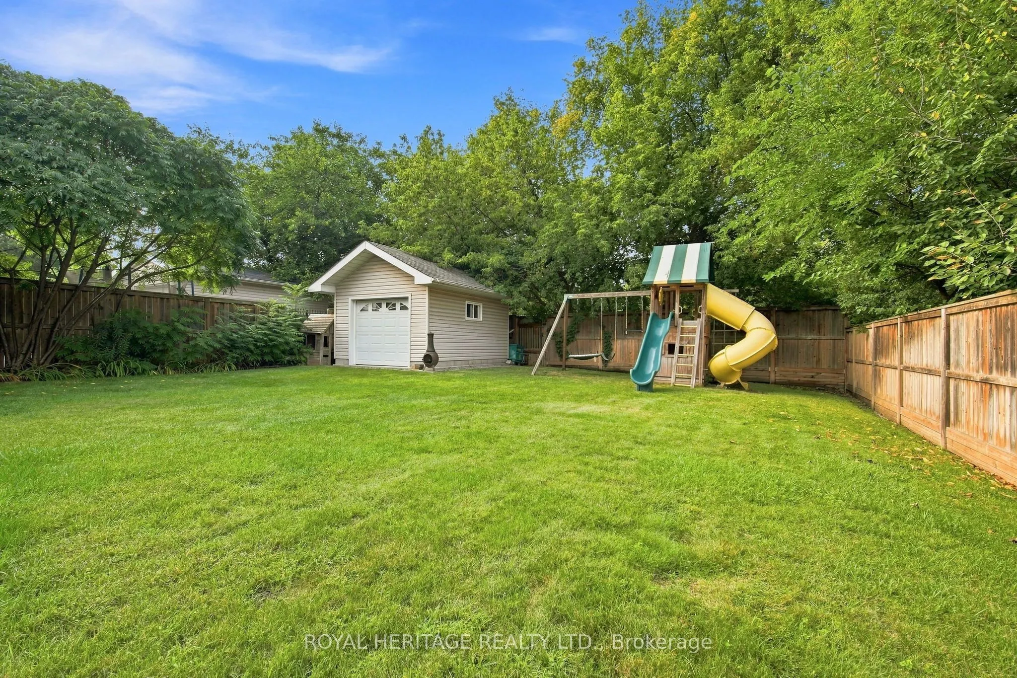 816 Sheppard Avenue