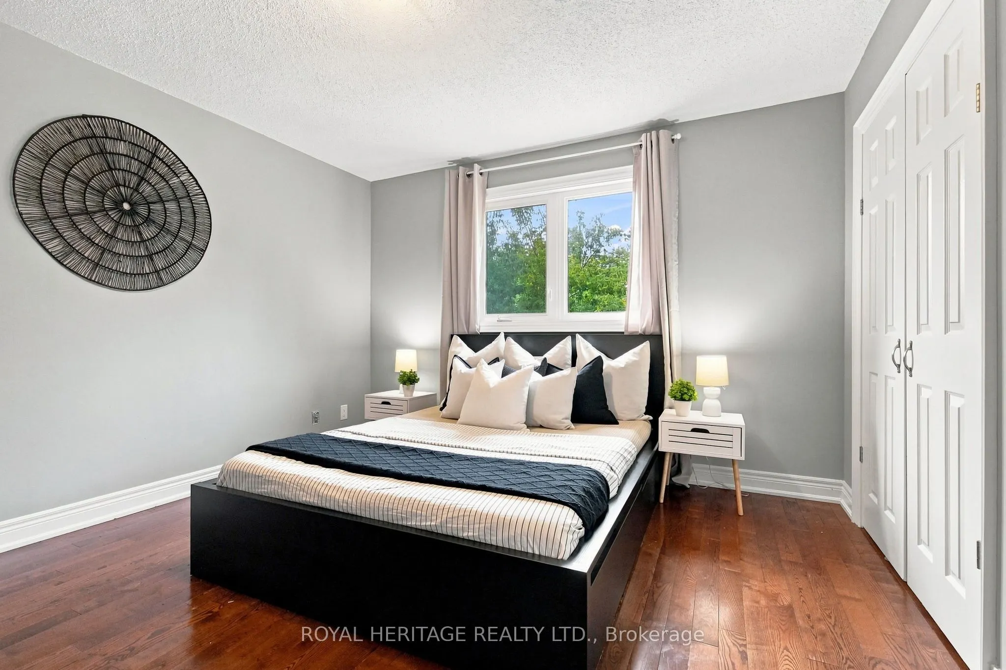 816 Sheppard Avenue