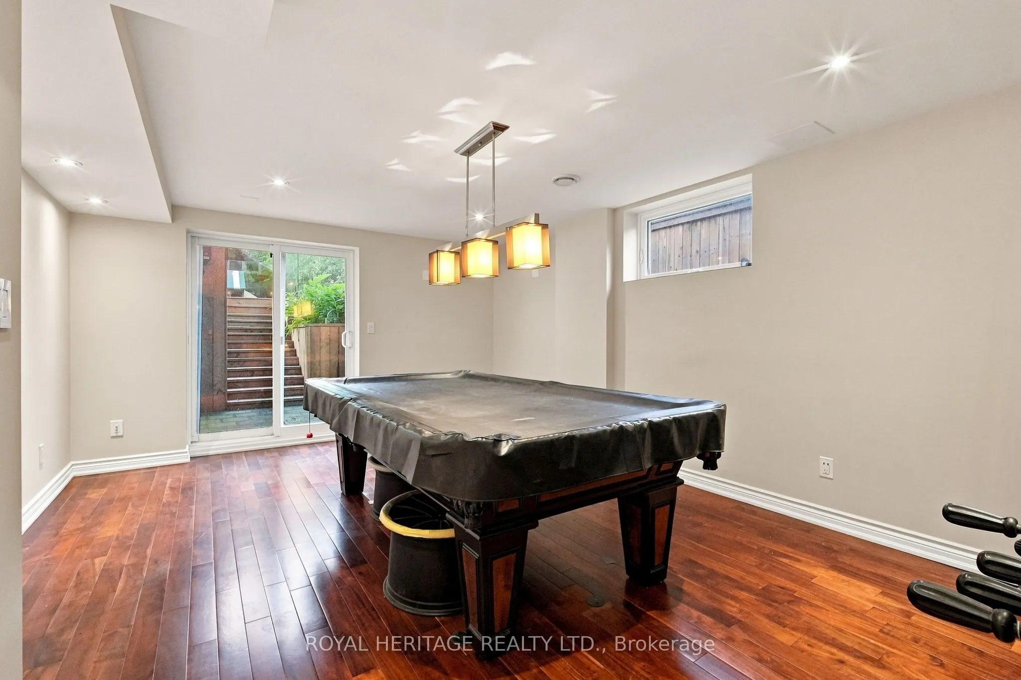 816 Sheppard Avenue