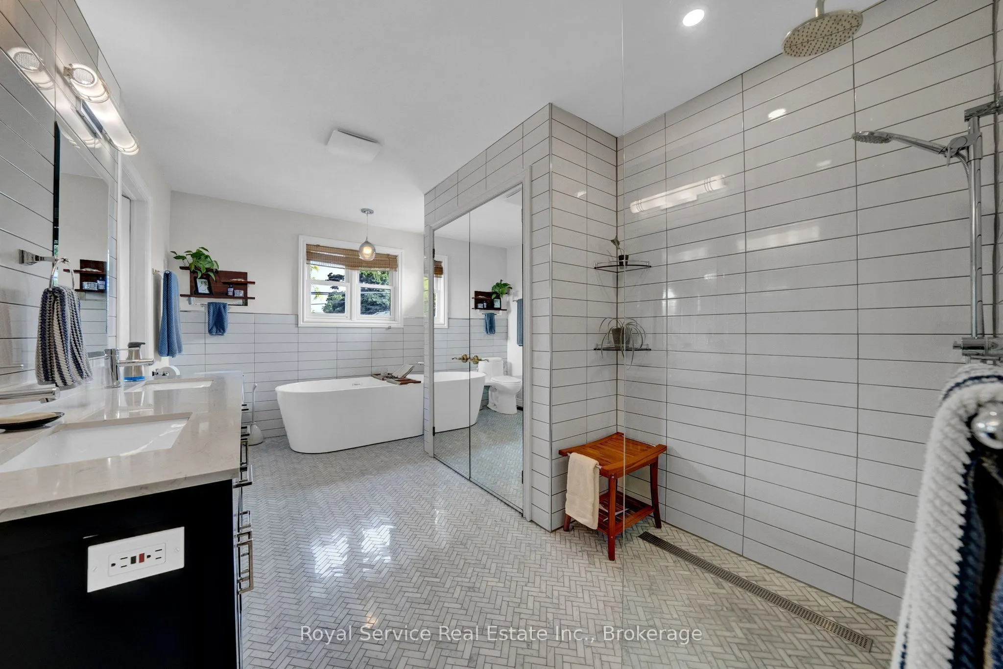 88 Simpson Avenue