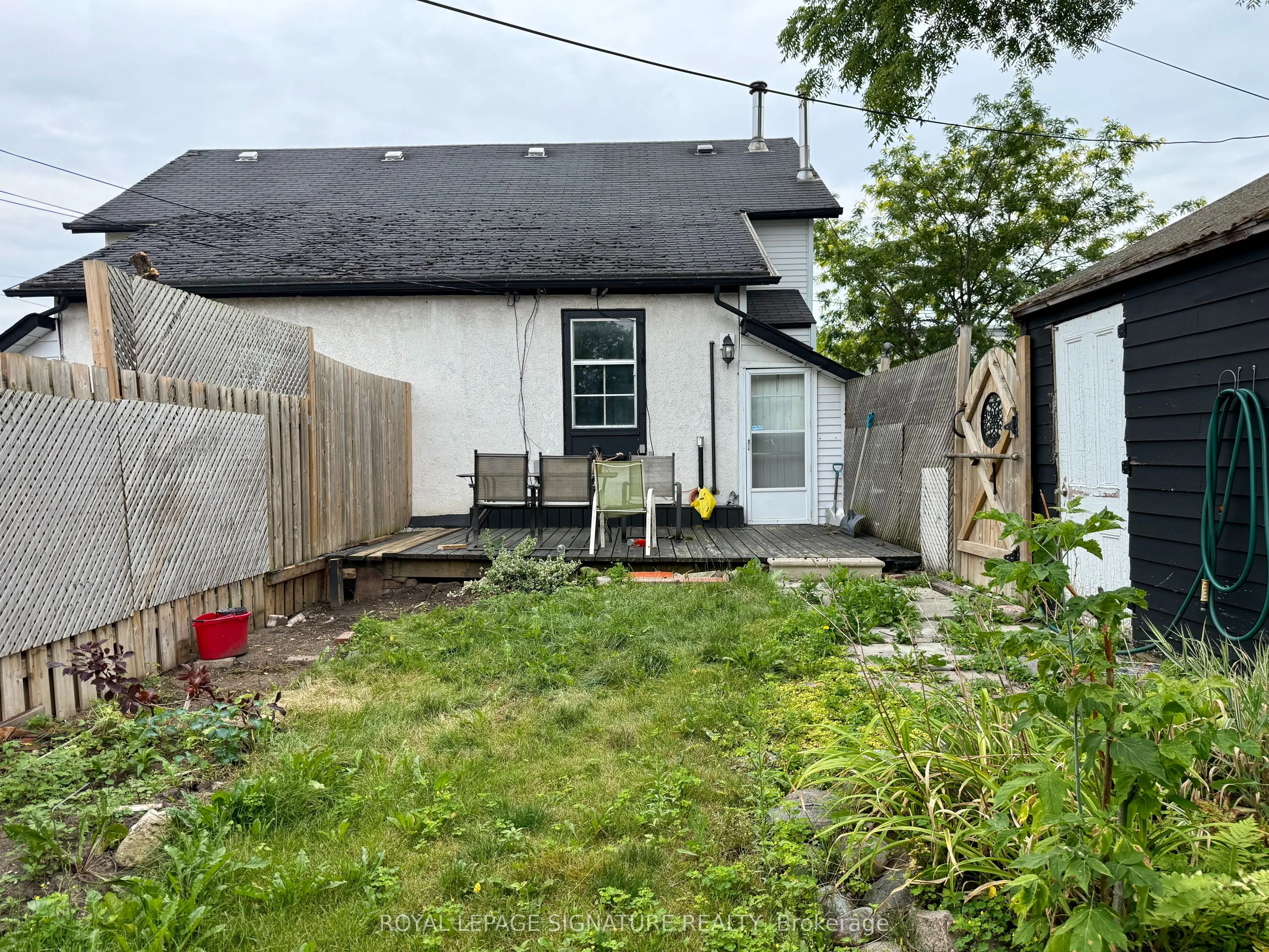 12 Hemlock Avenue