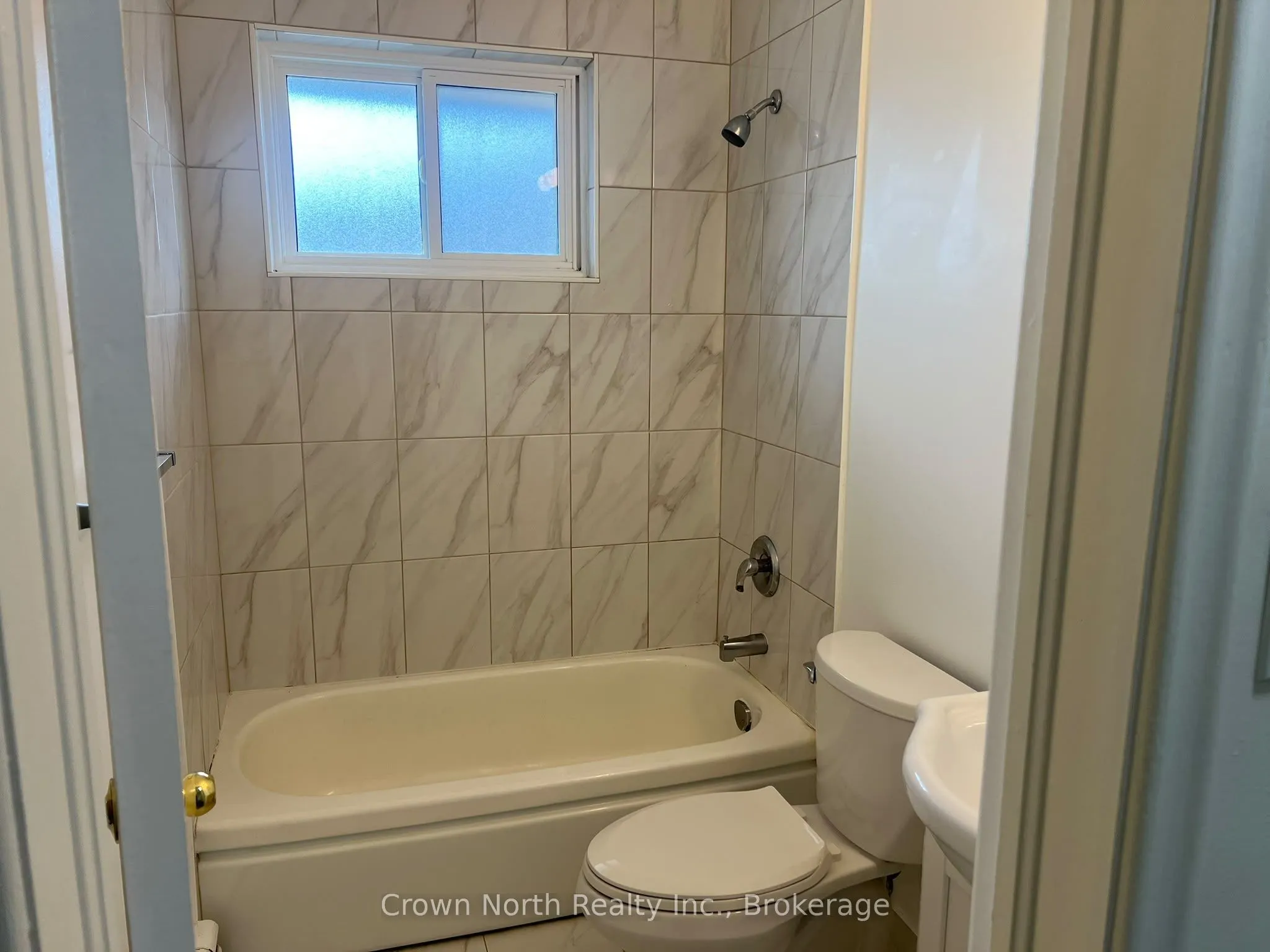 239 Montrave Avenue #4
