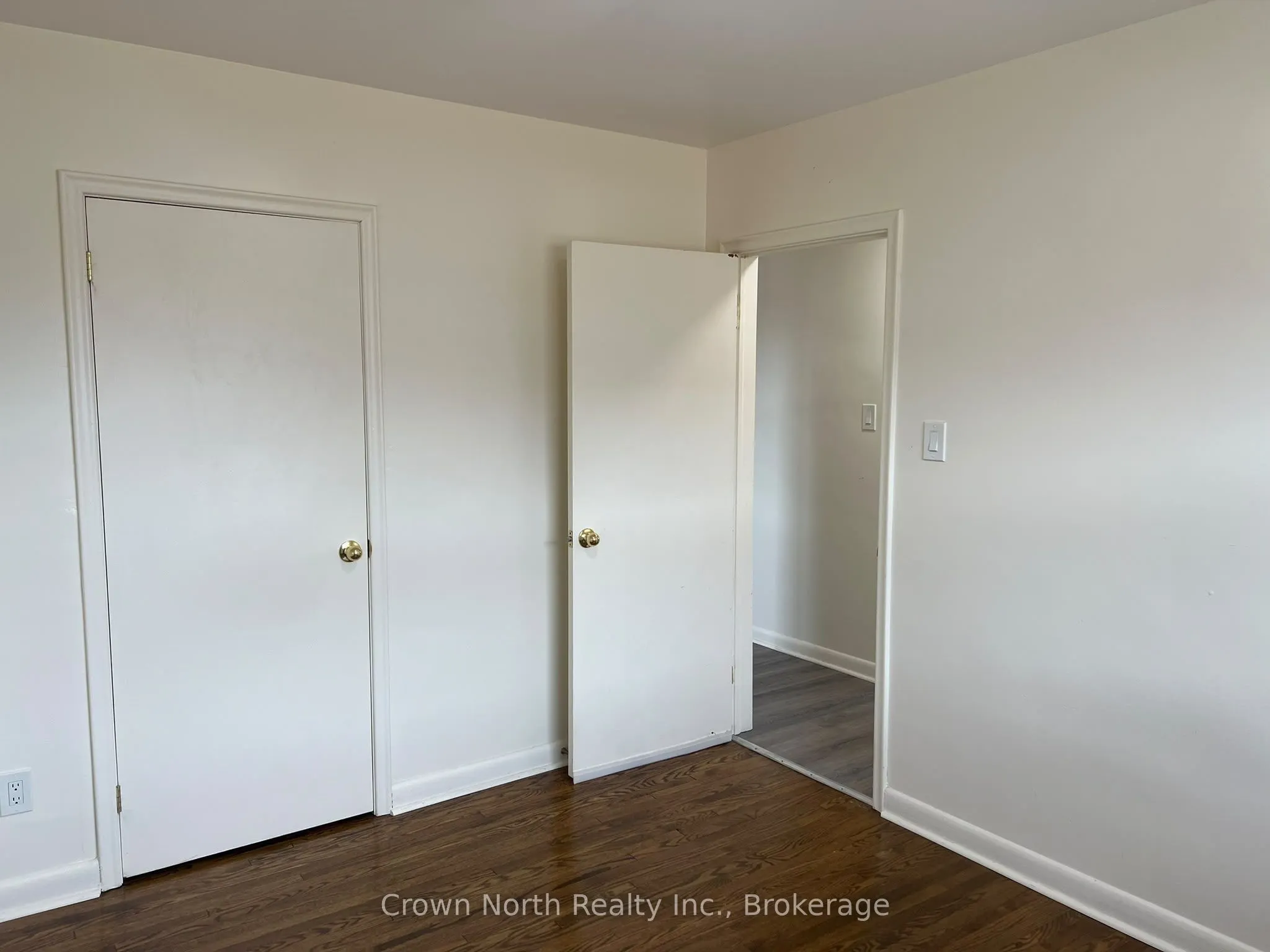 239 Montrave Avenue #4