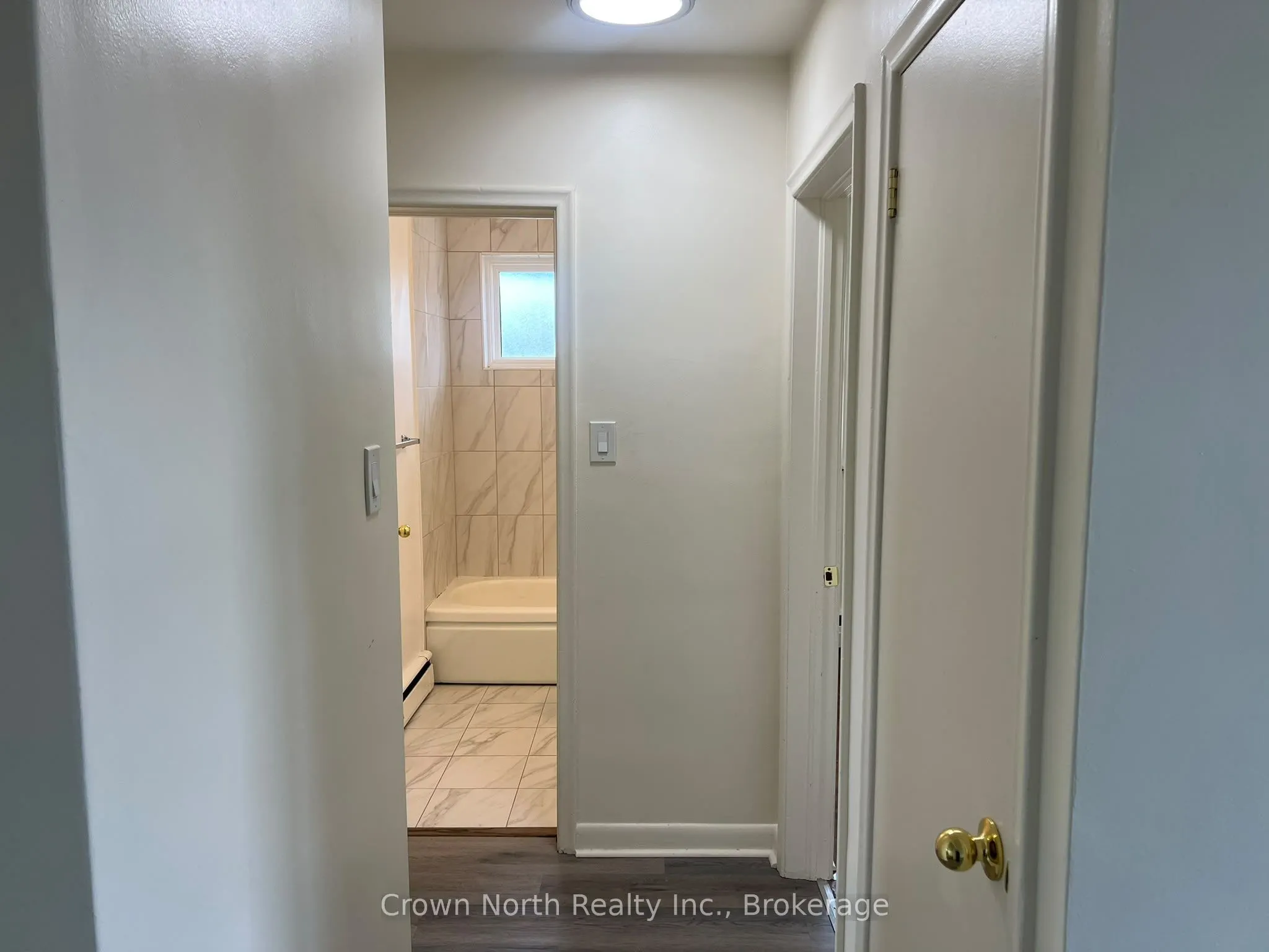 239 Montrave Avenue #4