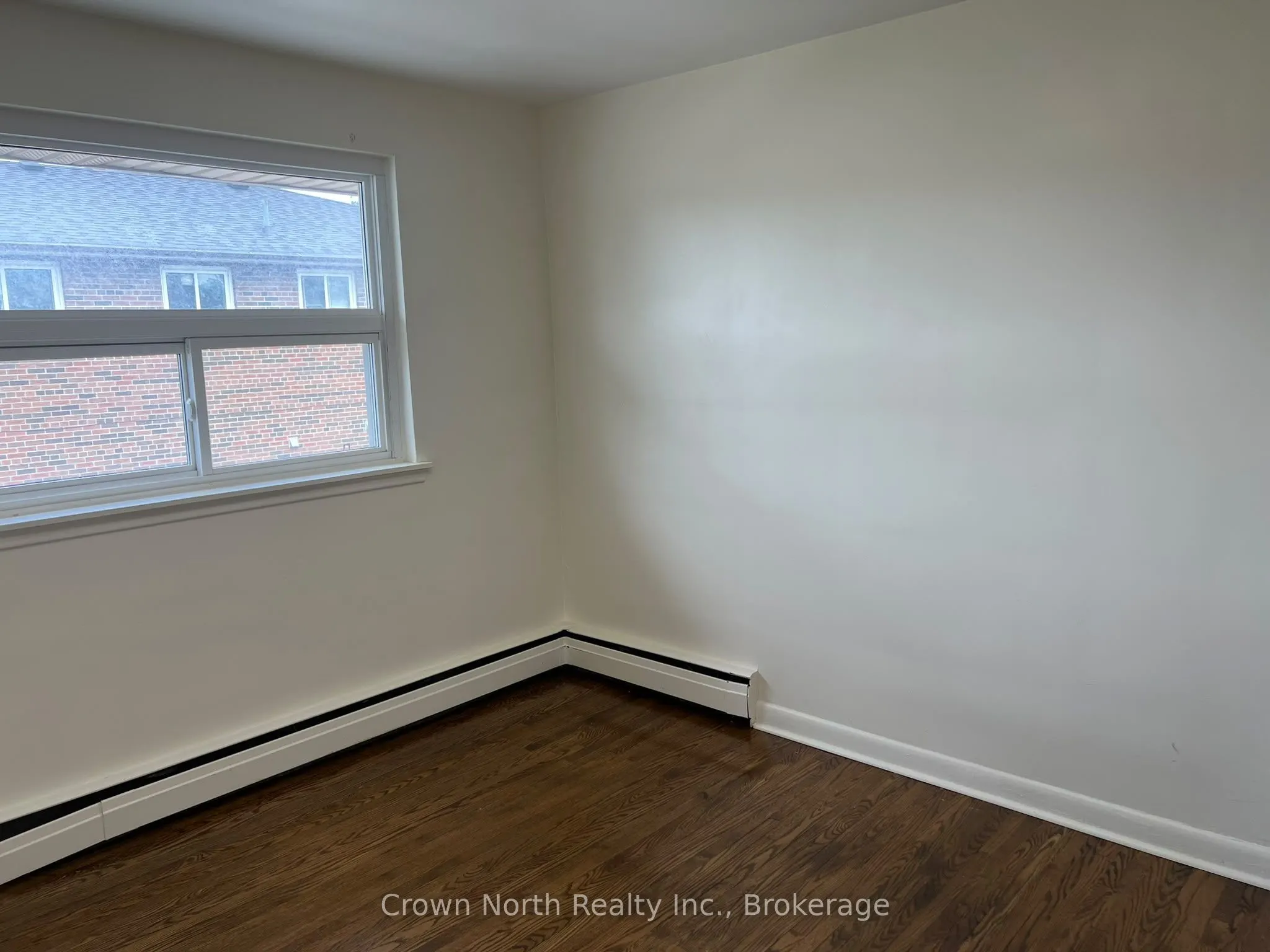 239 Montrave Avenue #4