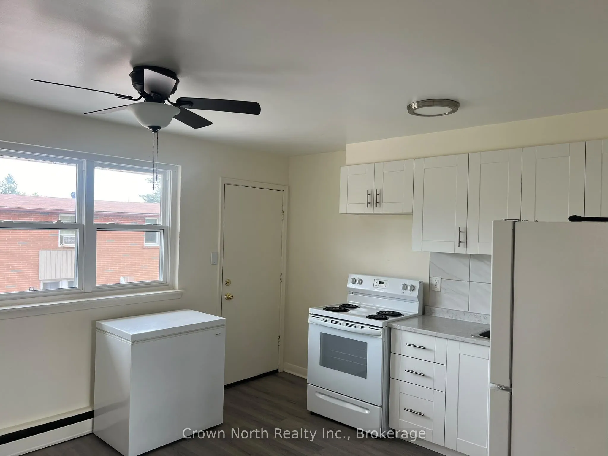 239 Montrave Avenue #4