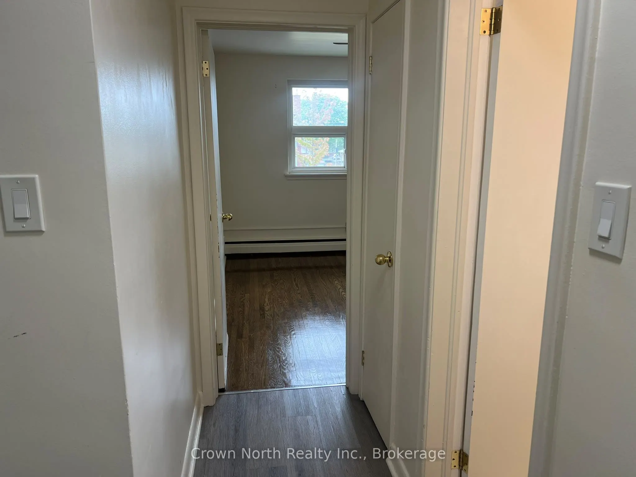 239 Montrave Avenue #4