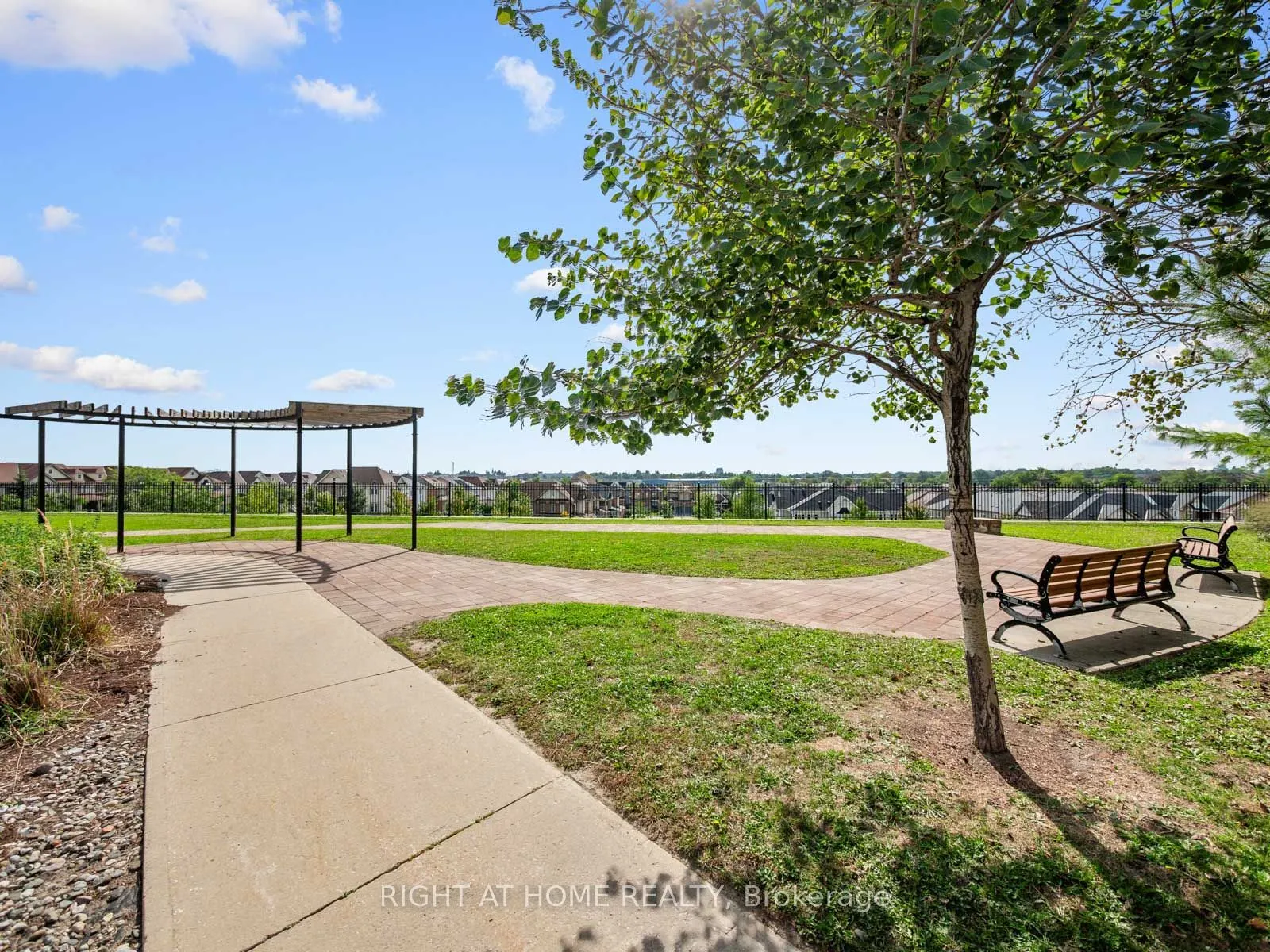 100 Magpie Way