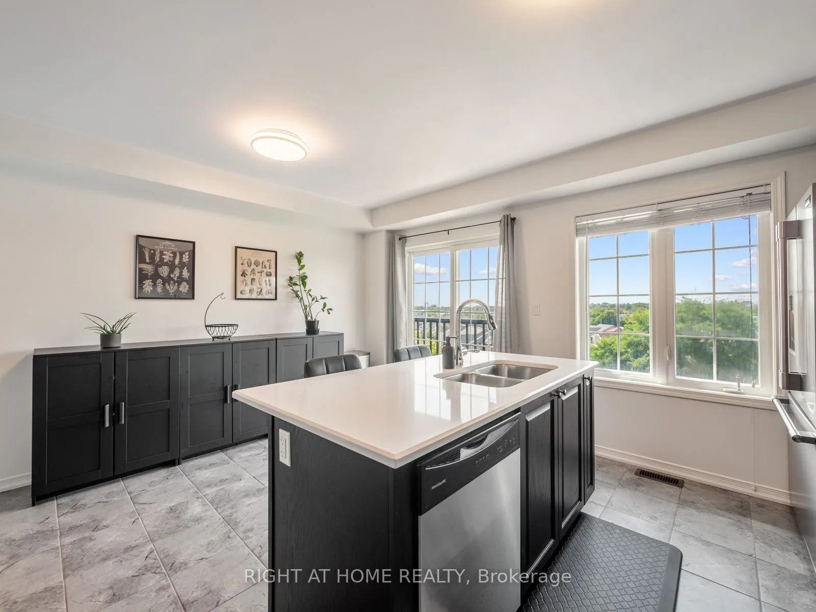 100 Magpie Way