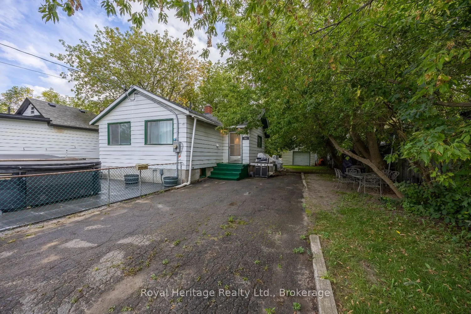 207 Valencia Road