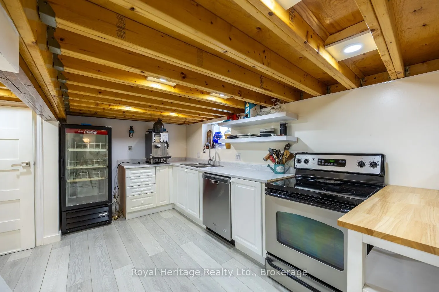 207 Valencia Road