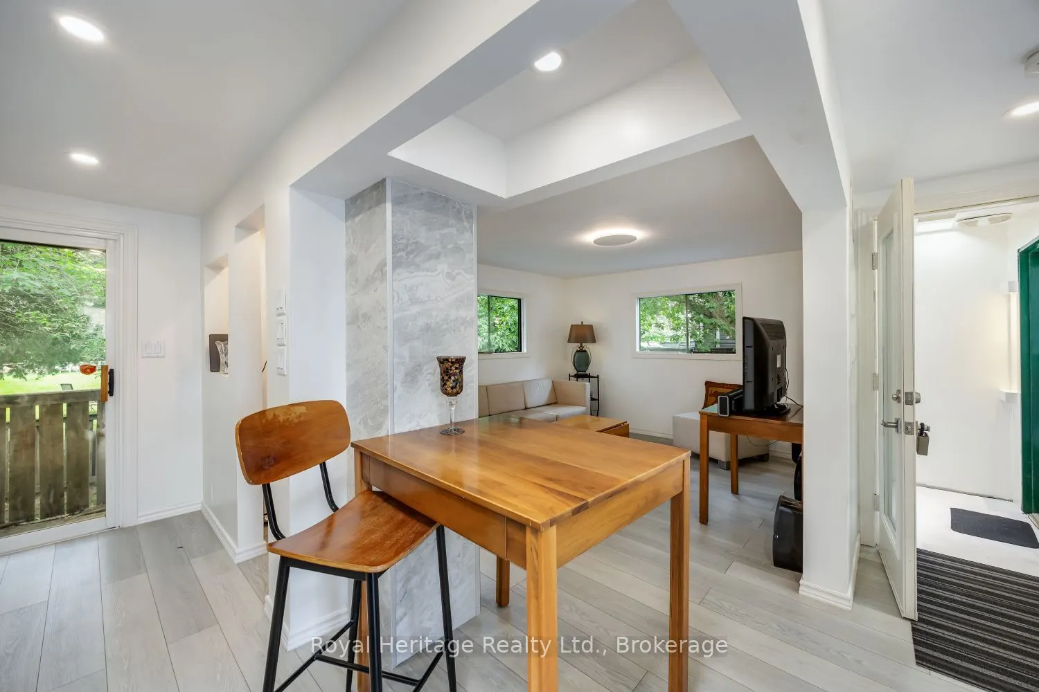 207 Valencia Road