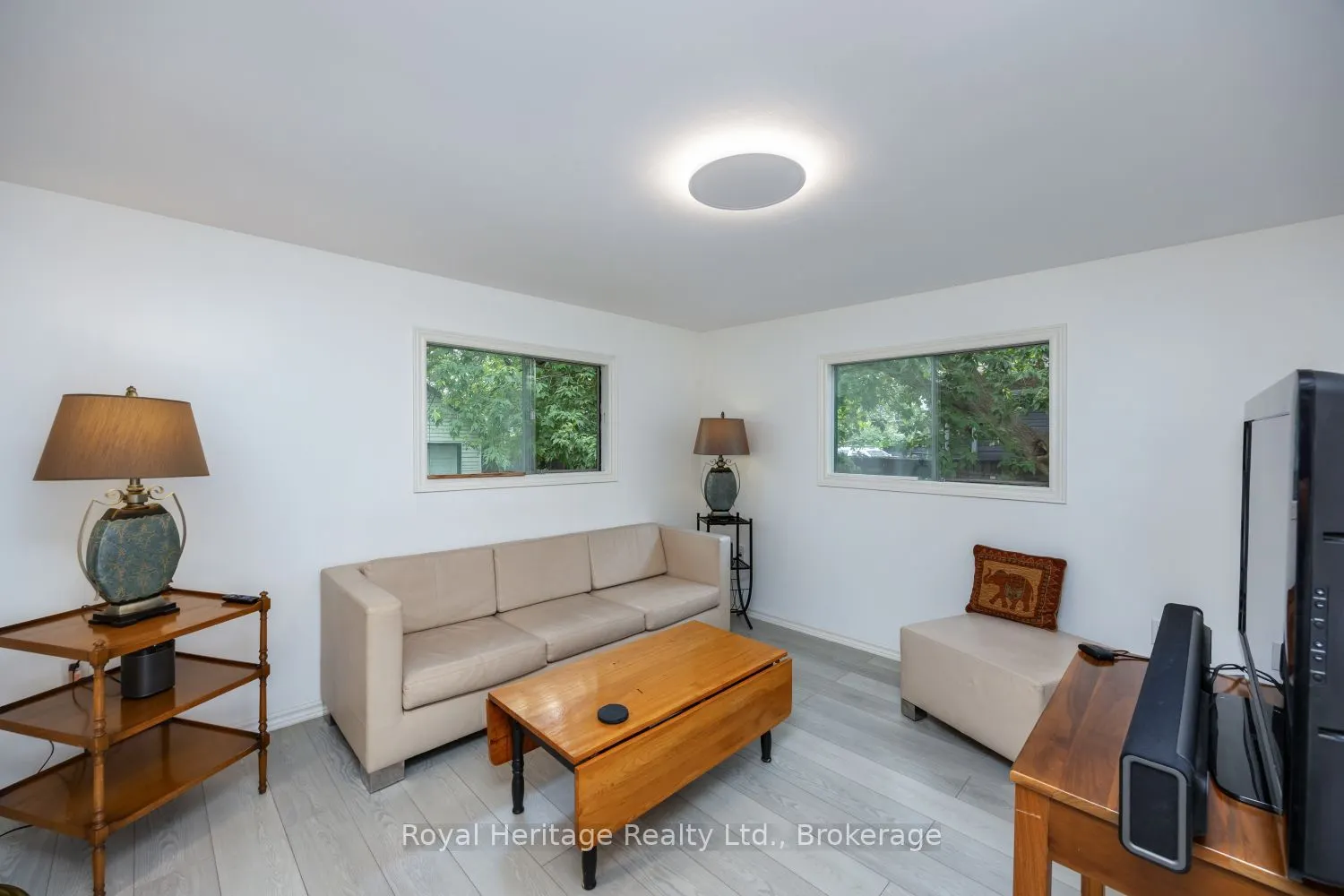207 Valencia Road
