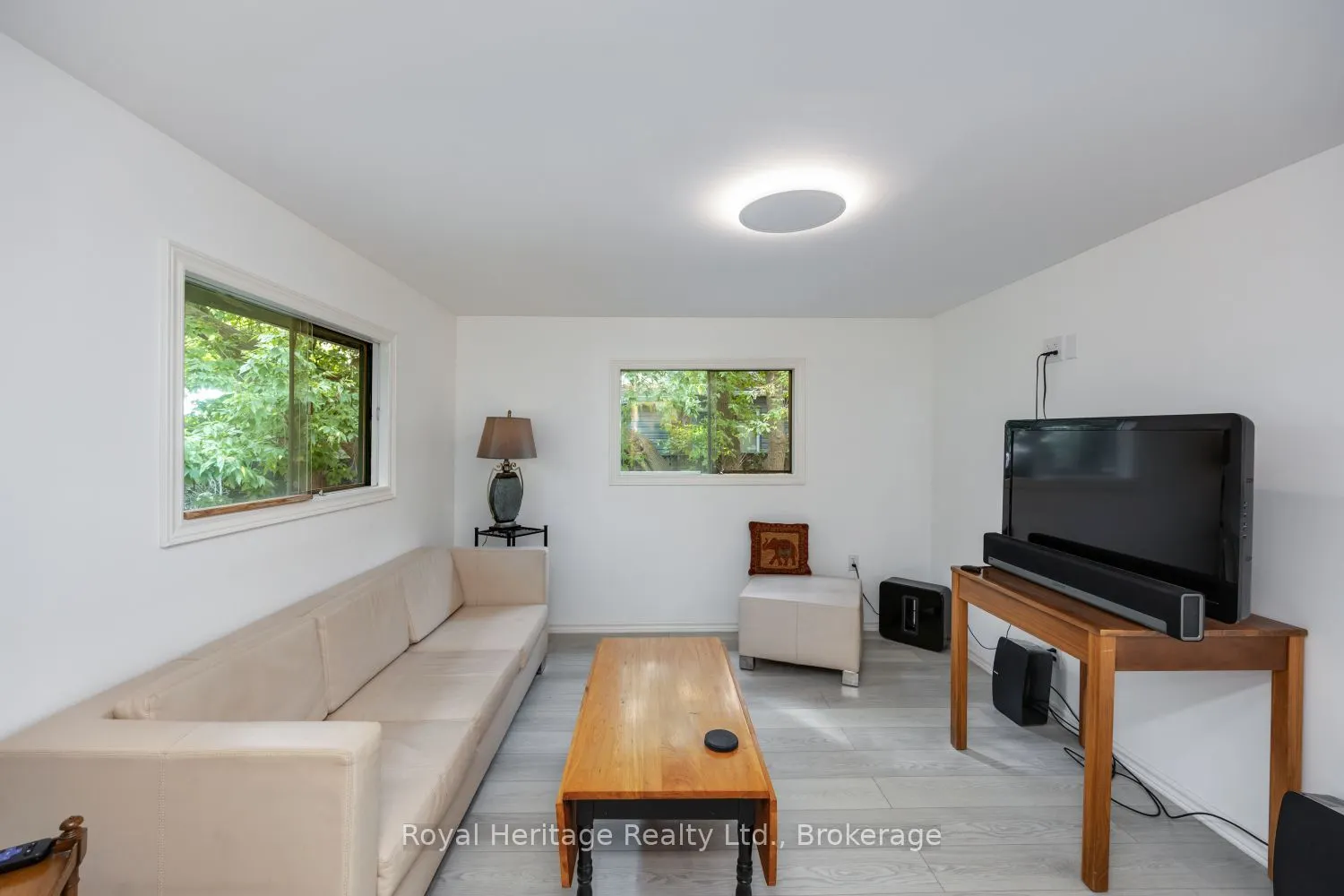 207 Valencia Road