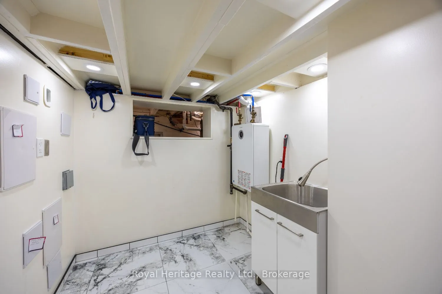 207 Valencia Road