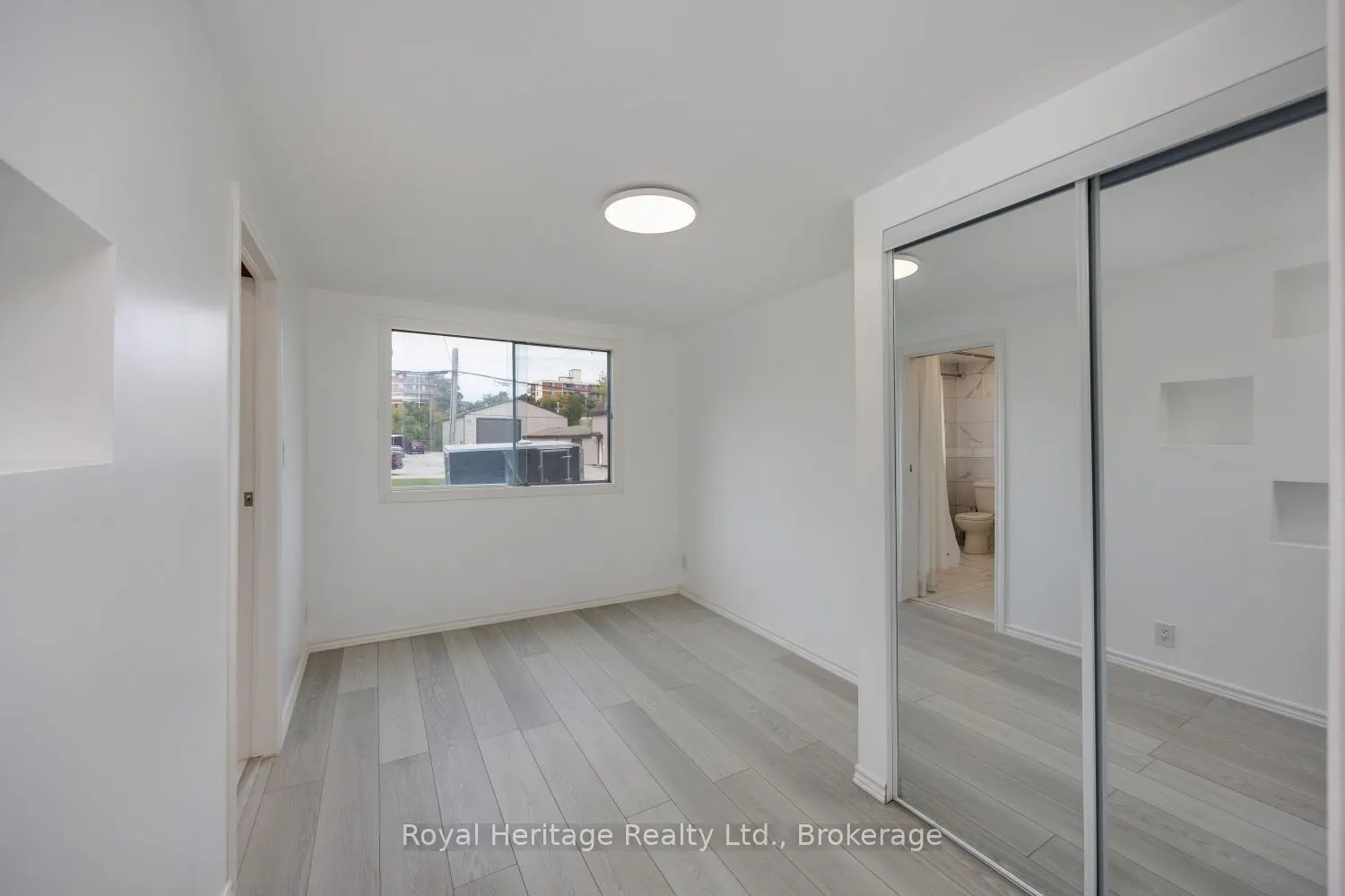 207 Valencia Road