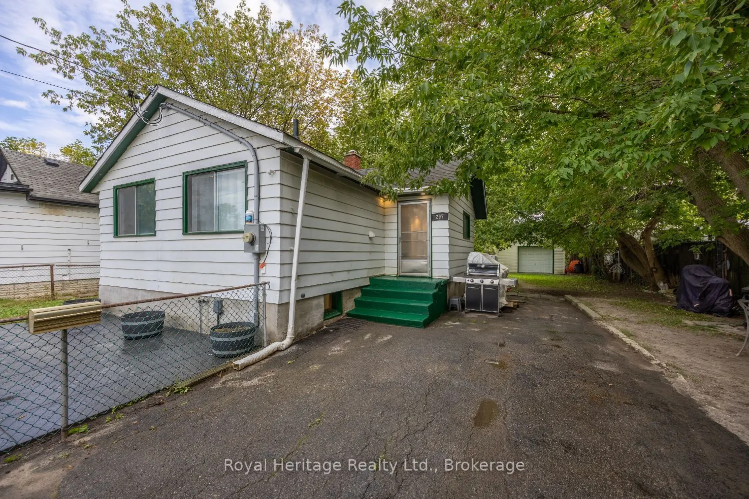 207 Valencia Road
