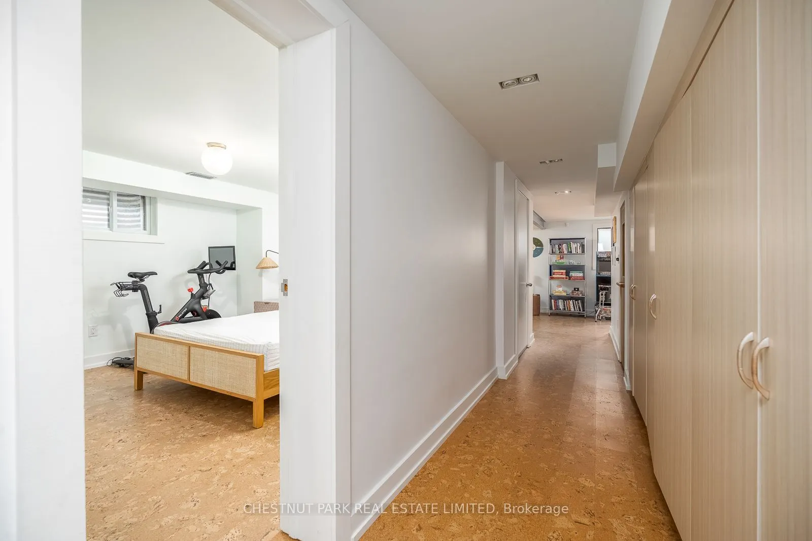 16 Fallingbrook Wood