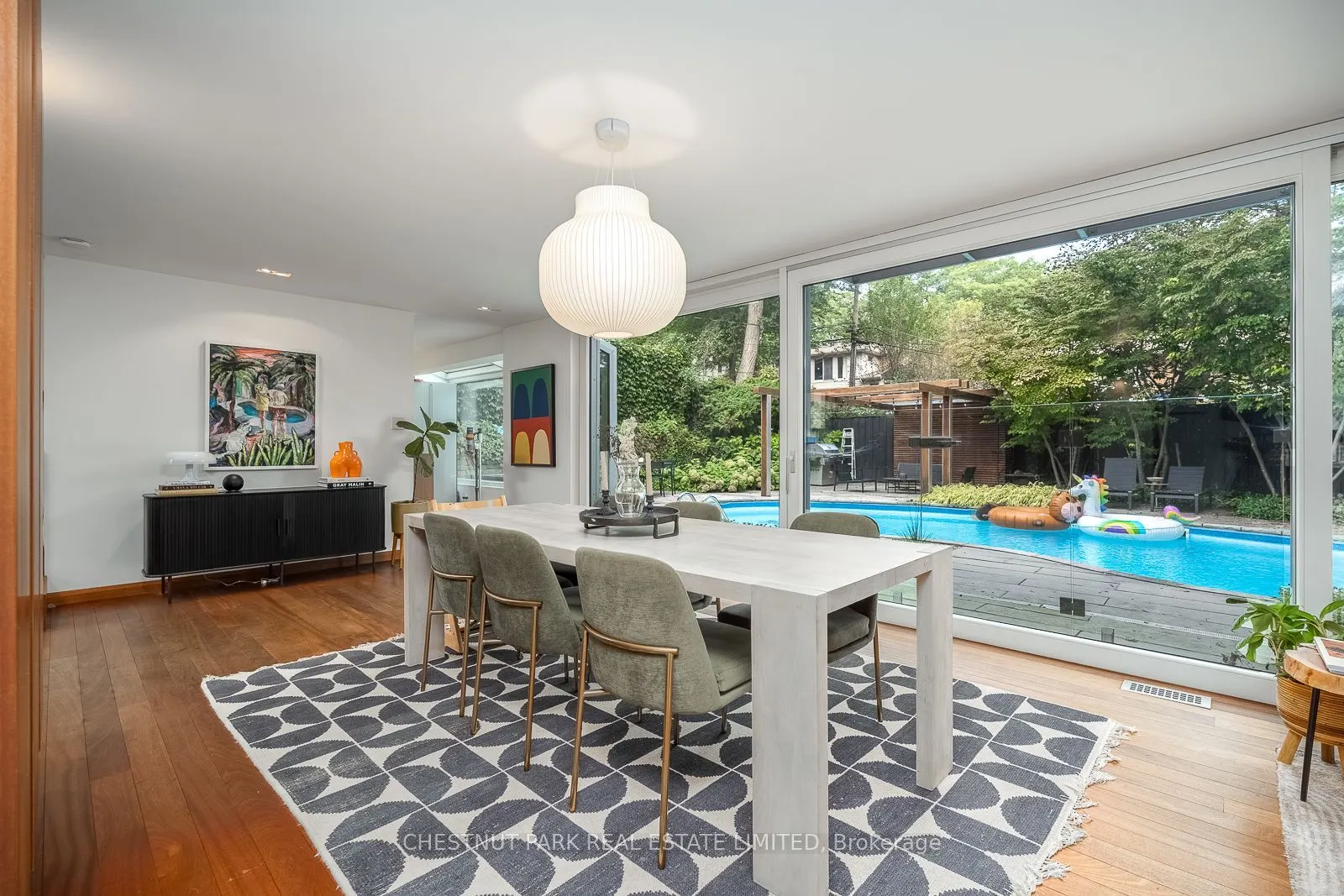 16 Fallingbrook Wood