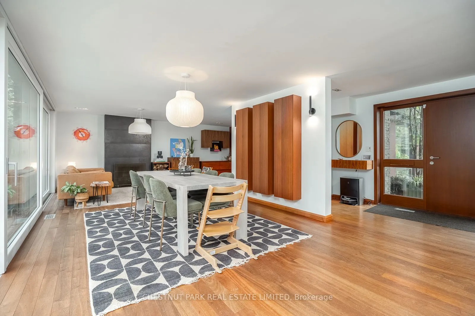 16 Fallingbrook Wood