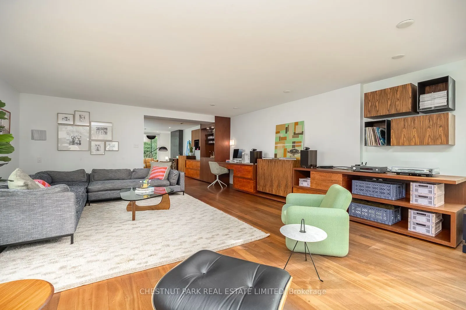 16 Fallingbrook Wood