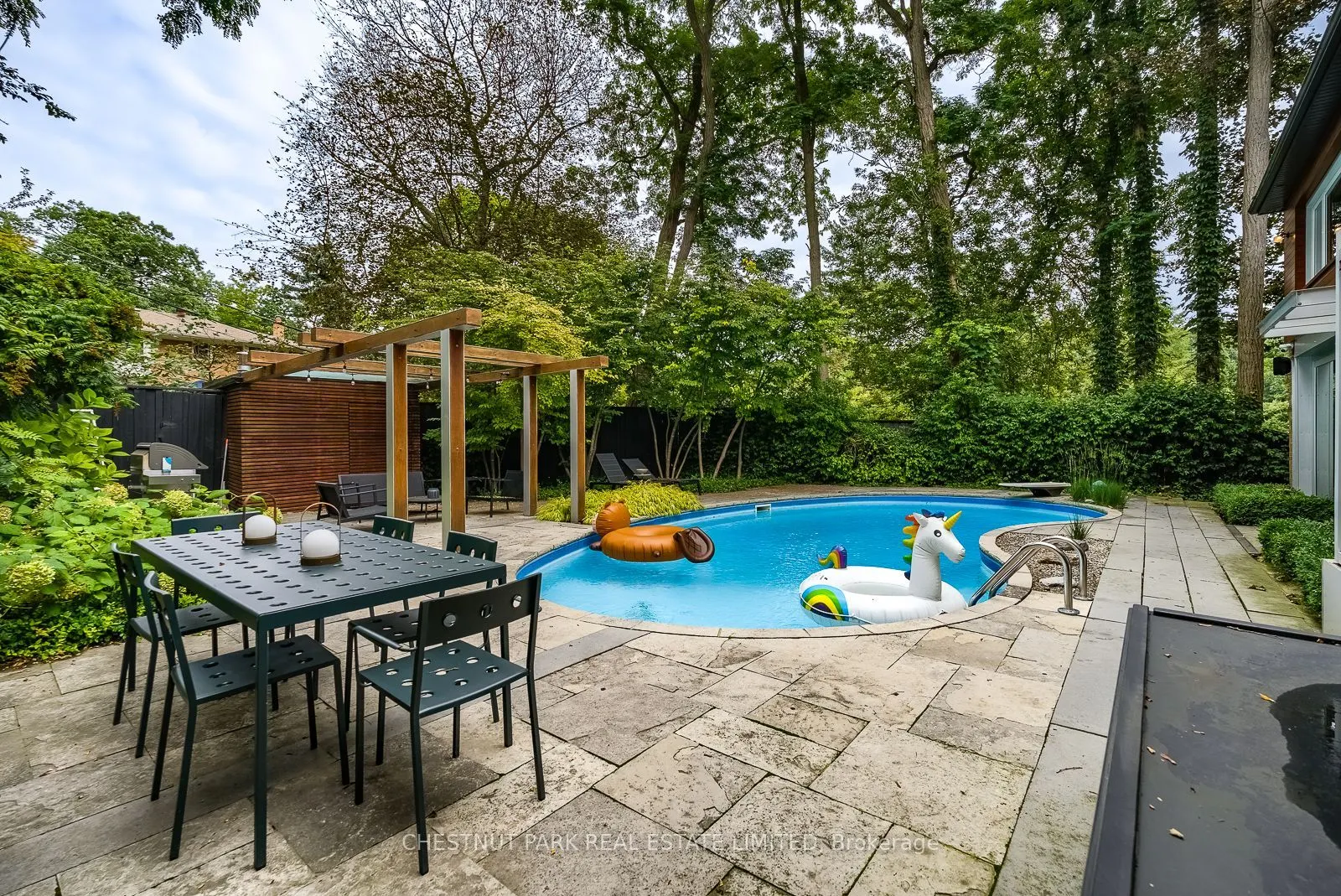 16 Fallingbrook Wood