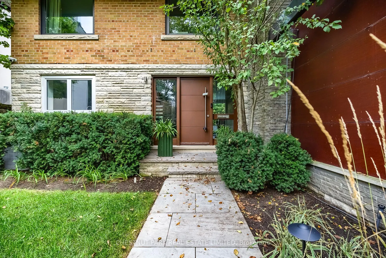 16 Fallingbrook Wood