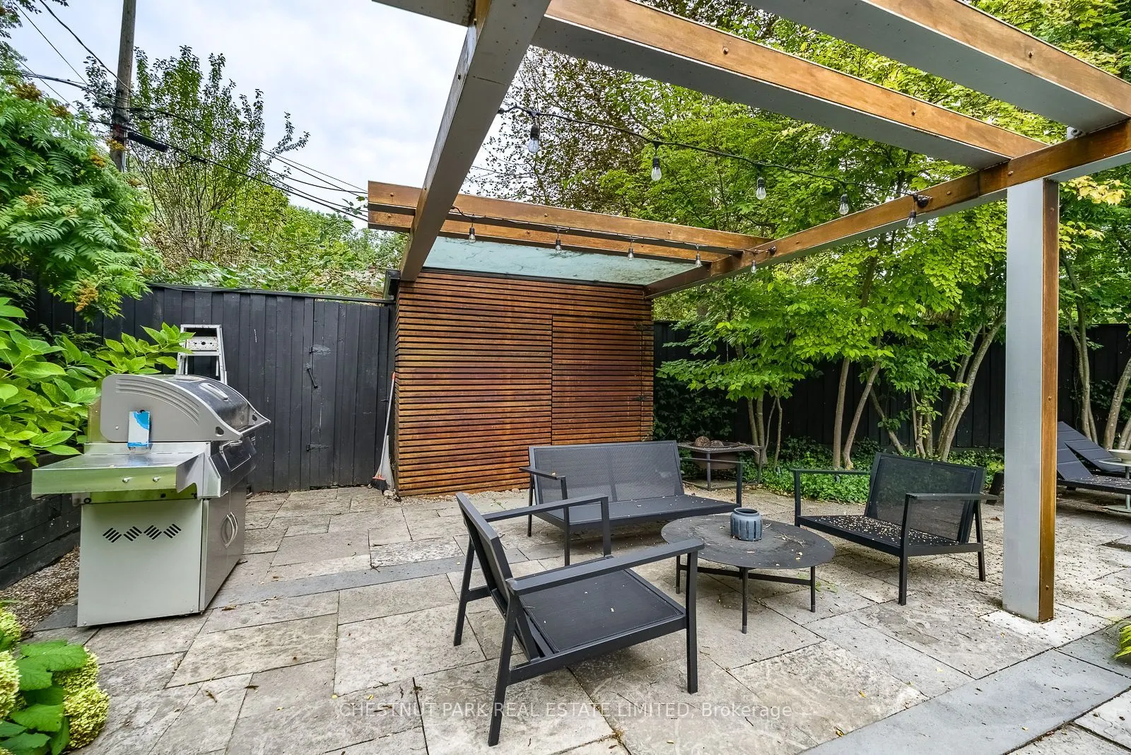 16 Fallingbrook Wood