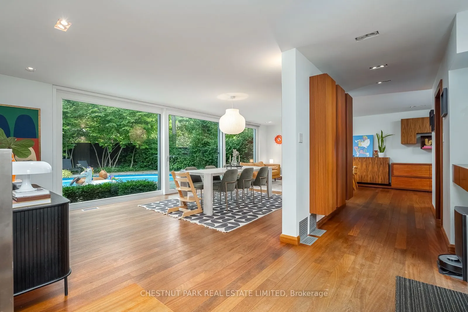 16 Fallingbrook Wood