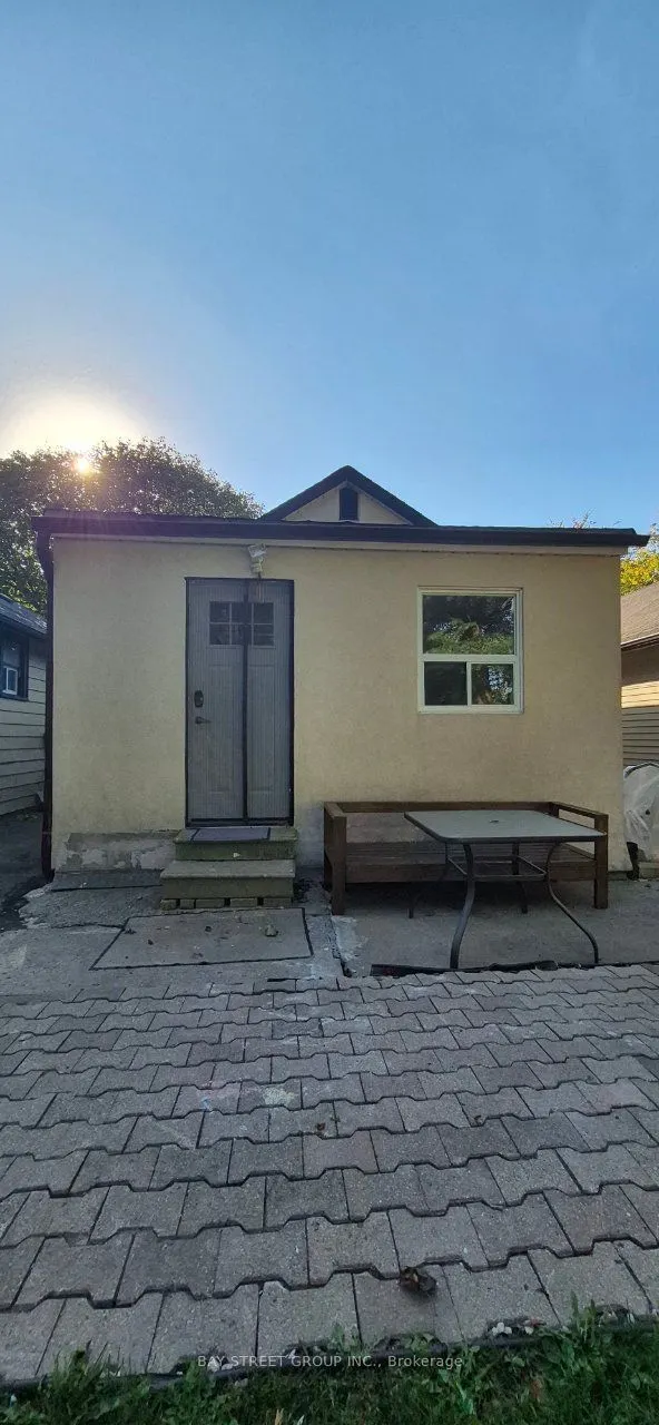 7 Emmott Avenue