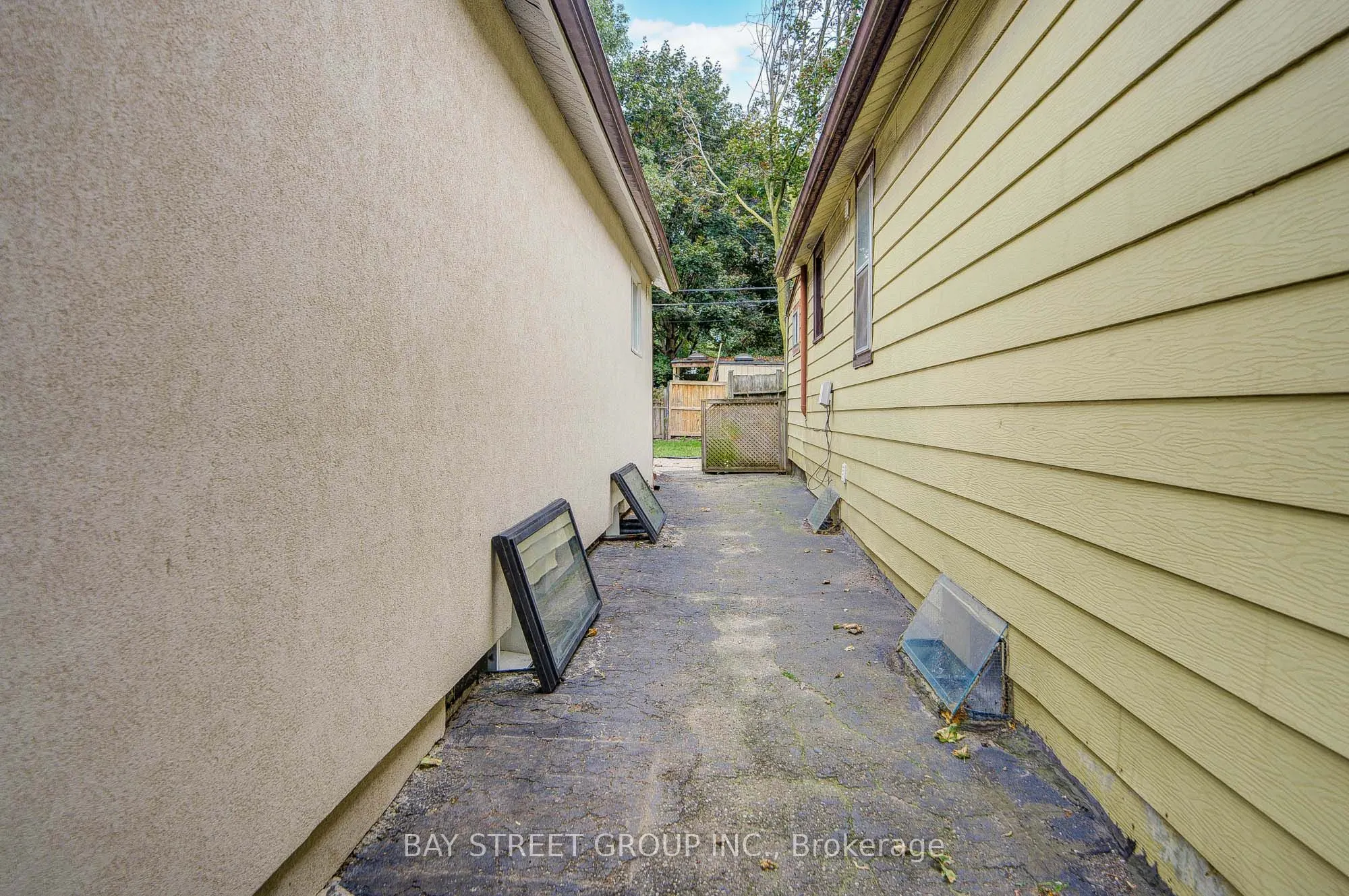 7 Emmott Avenue