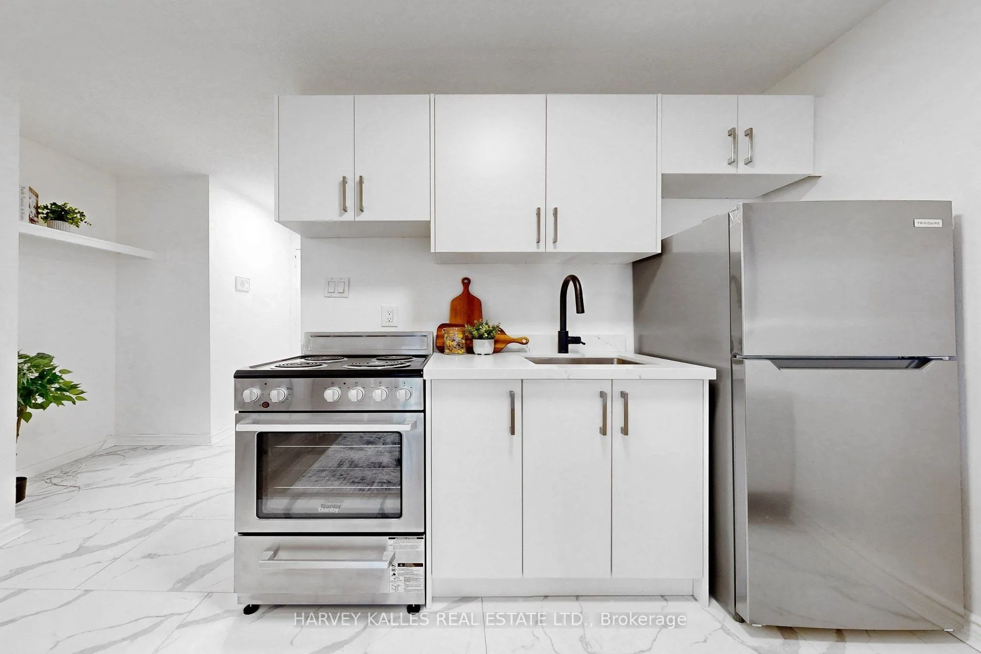 123 Woodbine Avenue #315