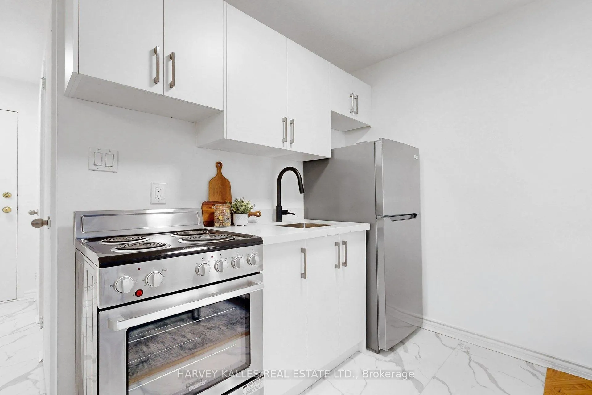 123 Woodbine Avenue #315