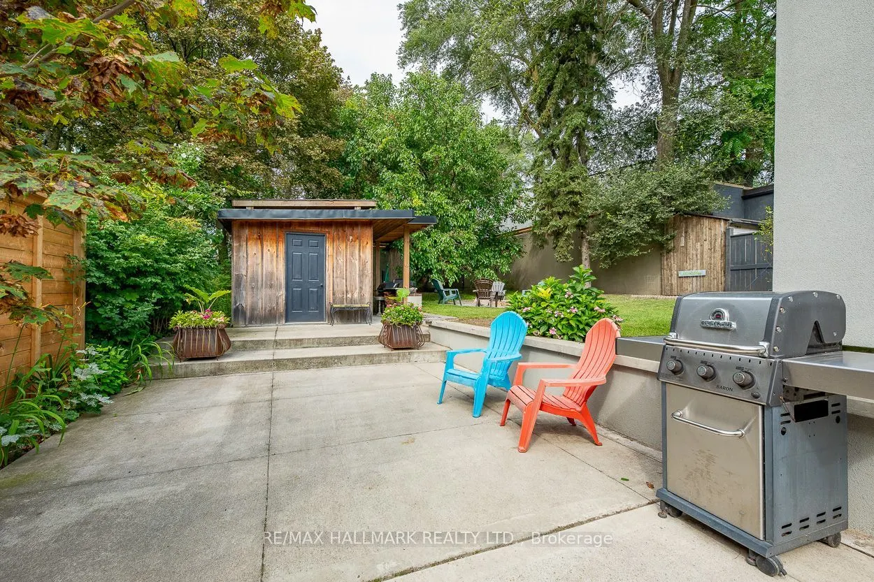 110 Lakeside Avenue
