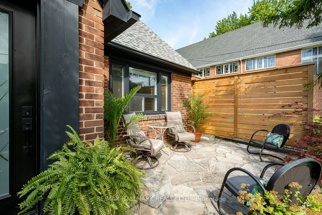 110 Lakeside Avenue