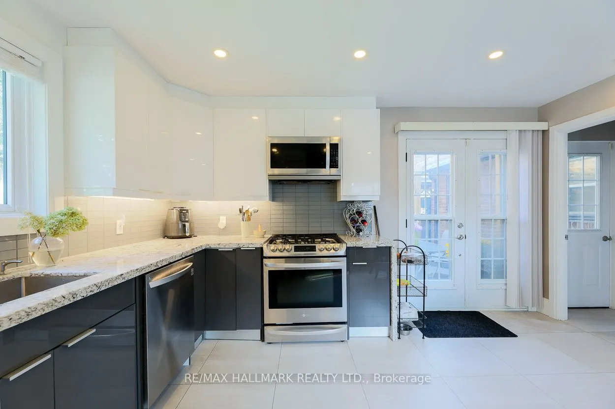 110 Lakeside Avenue